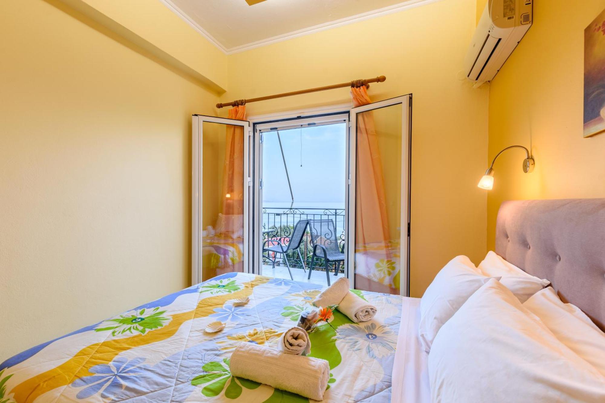 Butterfly Appartments Barbati Exterior photo