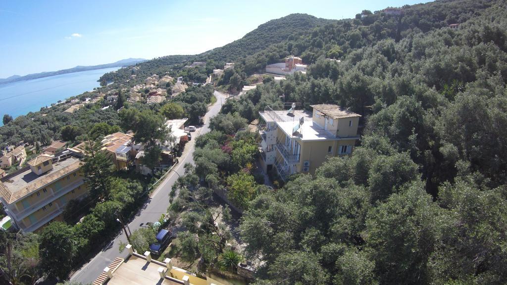Butterfly Appartments Barbati Exterior photo